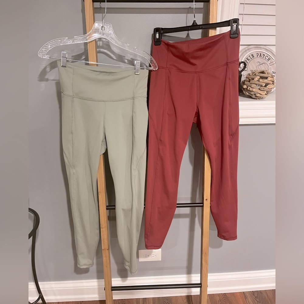 ALL IN MOTION | Leggings with pockets | size small | thick material